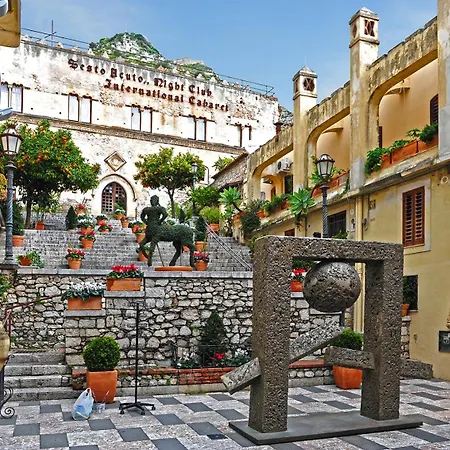 Iole's Apartment Giardini Naxos